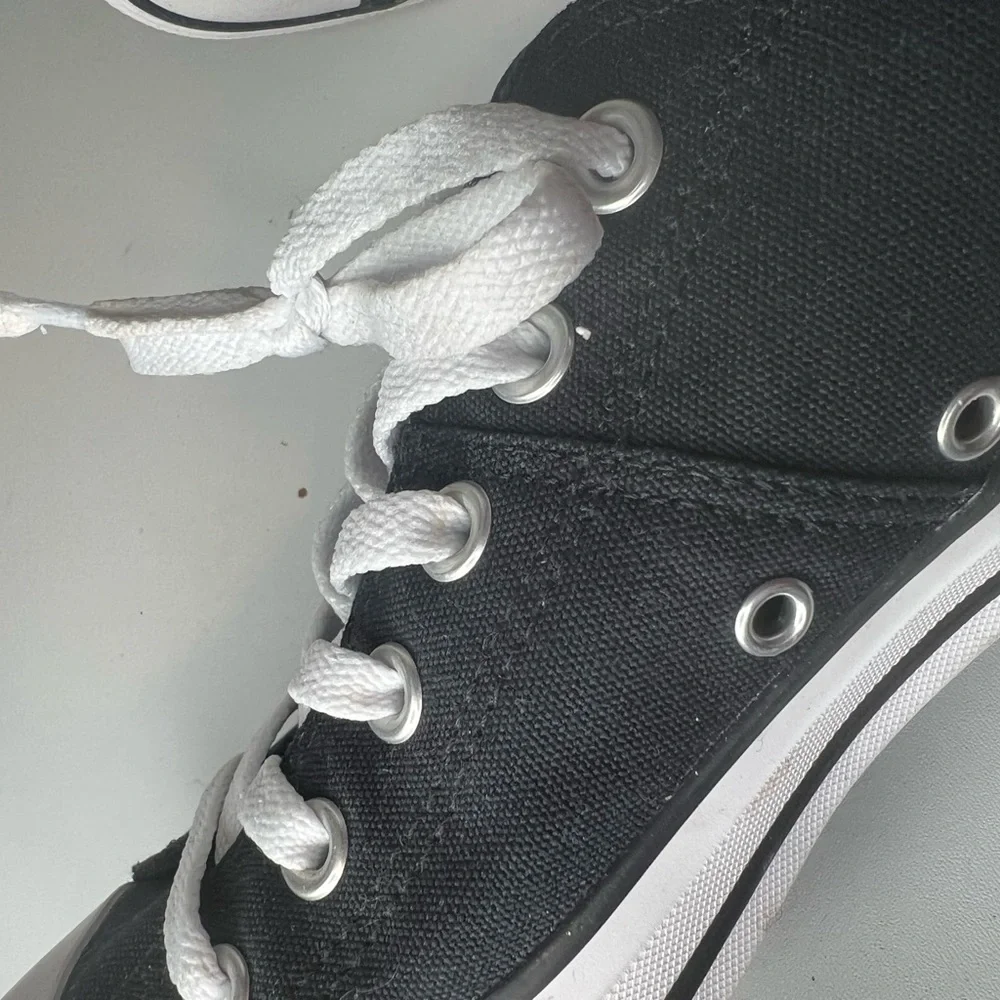 Converse Chuck Taylor All Star Madison Sneakers - Black and White Low-Tops - Picture 3 of 7
